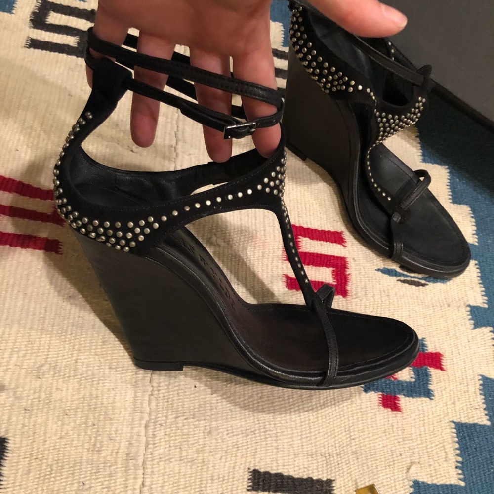 Thomas WYLDE Black studded wedge 6 chic boho